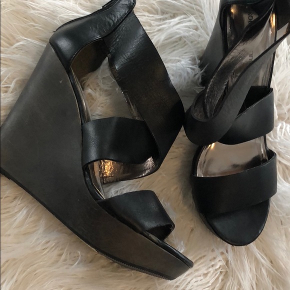 Size 8.5 black strappy wedges Roberto Vianni - Picture 1 of 2